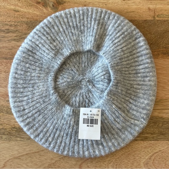 🆕 Women’s A&F Grey Ribbed Knit Beret - One Size Fits Most - Picture 2 of 5